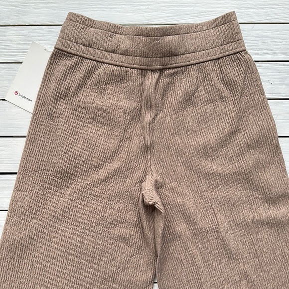 NWT Lululemon Retreat Yourself Wide Leg Crop Pant in Heathered Soft Sand sz 6 - Picture 9 of 10